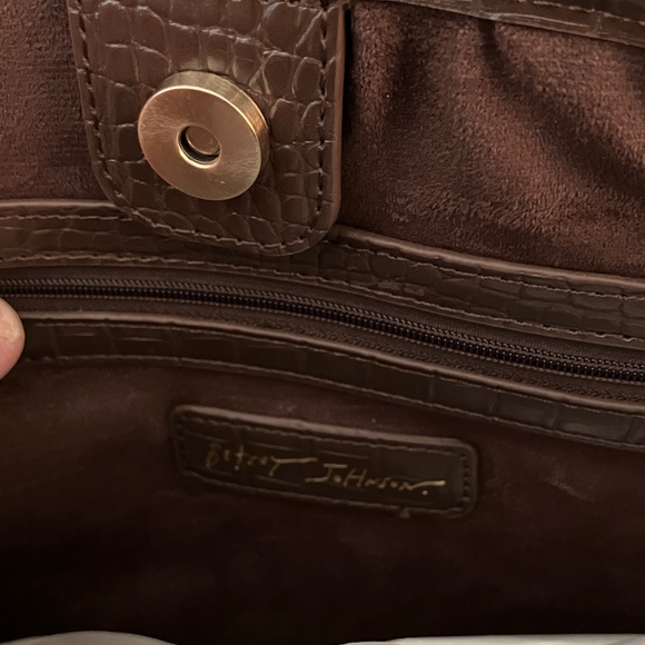 🩷Betsey Johnson XOTOTO large faux alligator skin tote w/skull bag charm NWT - Picture 9 of 12